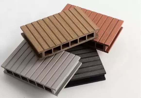 Nhựa Ốp Tường Vân Đá Và Vân Gỗ Nên Chọn Loại Nào Cho Phòng Khách?