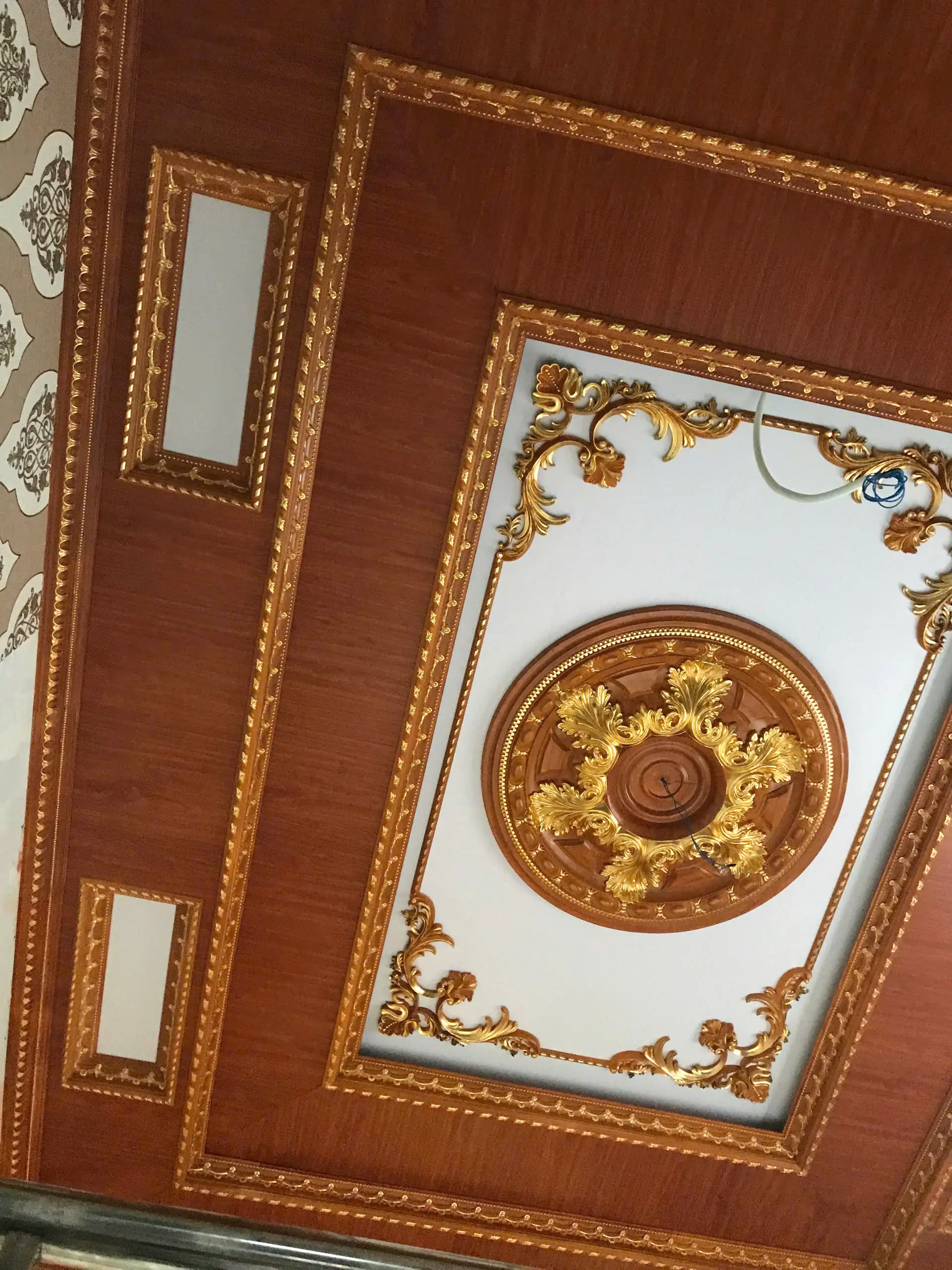 trần nhựa cao cấp